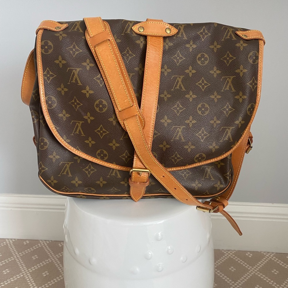 Louis Vuitton Saumur 35